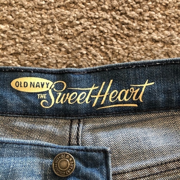 Old Navy “ THE SWEETHEART “ shorts, size 2 - Picture 2 of 11